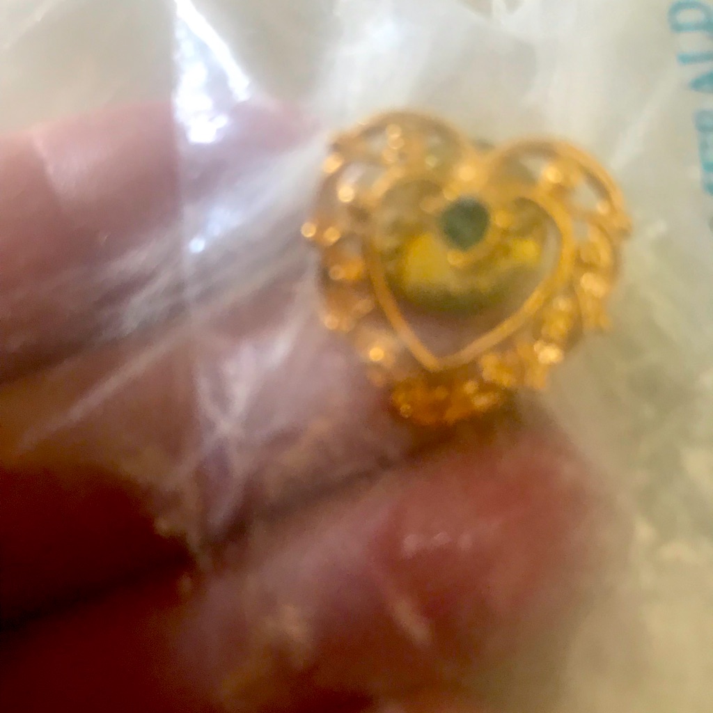 New Harriet Emerald Gold Heart Pin 4/16$